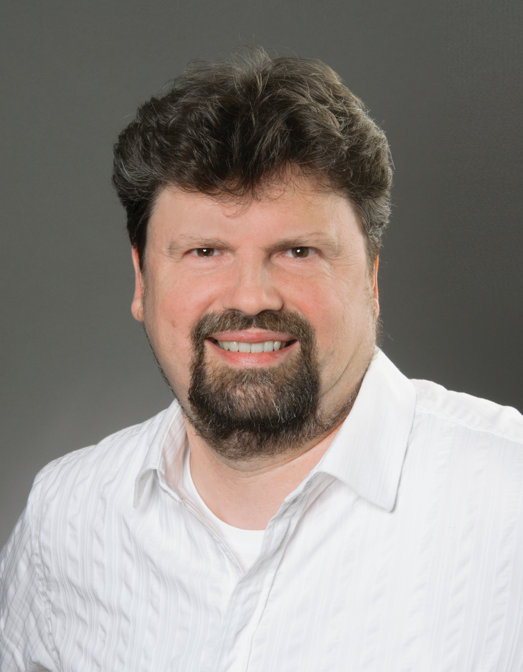 Michael Esch

Psychologischer Gesundheitsberater

und Coach. 
               
Energetic Masseur